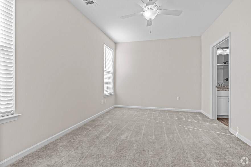 More Photos Of 3061 Godwin Blvd, Suffolk Apartments For Lease
