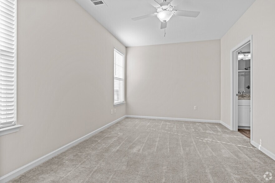 More Photos Of 3061 Godwin Blvd, Suffolk Multifamily For Sale