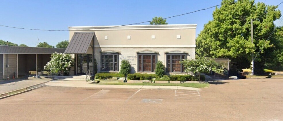 Primary Photo Of 2445 Mt Pleasant St, Hernando Veterinarian Kennel For Sale