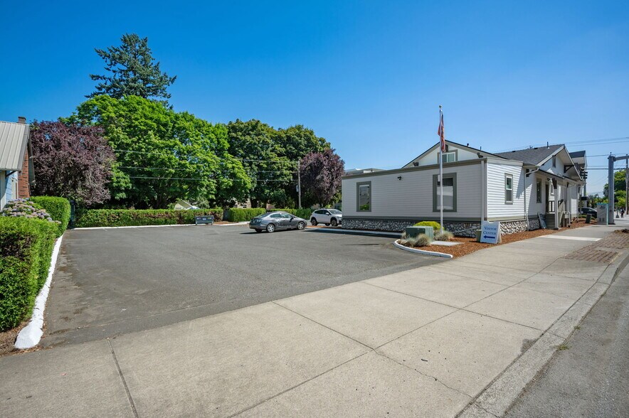 More Photos Of 1005 N Main Ave, Gresham Office For Sale