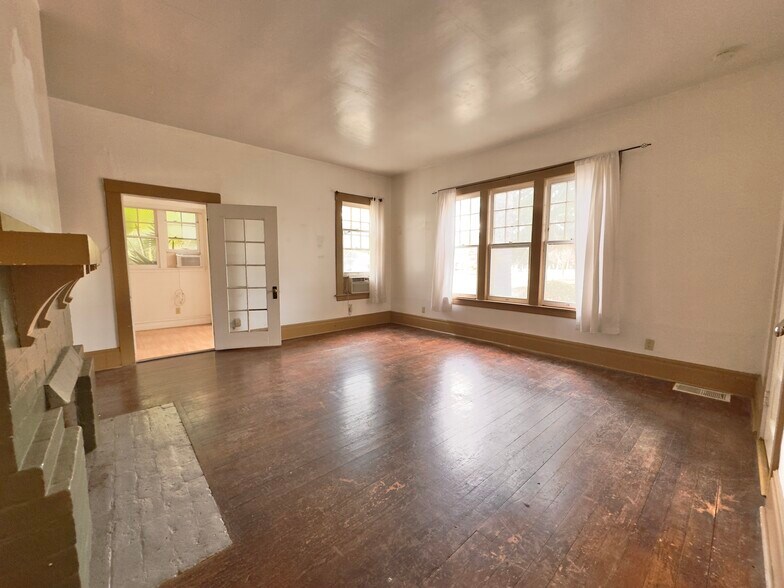 More Photos Of 101 W Fern, Redlands Apartments For Sale