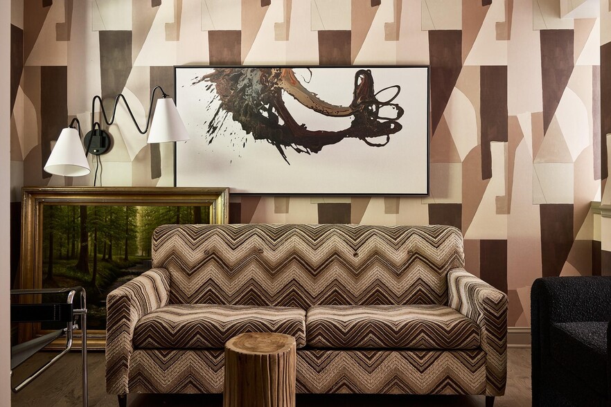 More Photos Of 173 E Chestnut St, Asheville Hotel For Sale