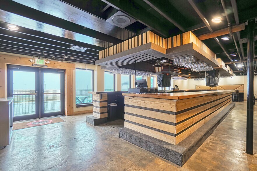 More Photos Of 23894 S Frontage Rd, Weatherford Bar For Sale