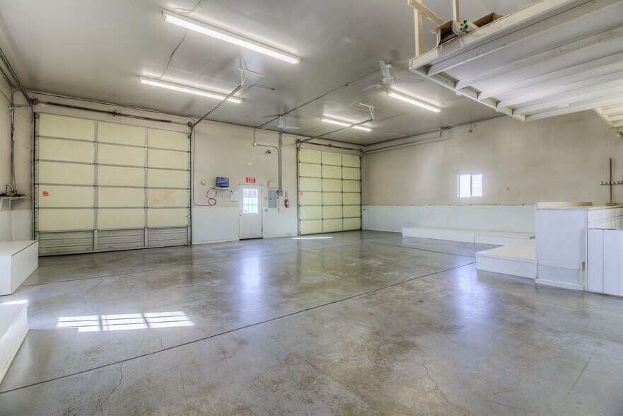 More Photos Of 2310 Terrace Heights Dr, Yakima Flex For Sale