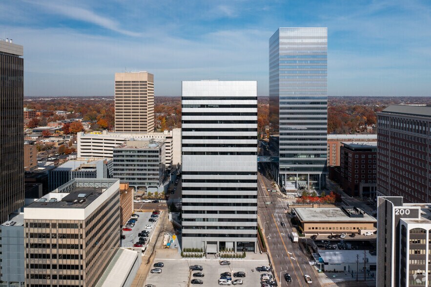 More Photos Of 101 S Hanley Rd, Clayton Office For Lease