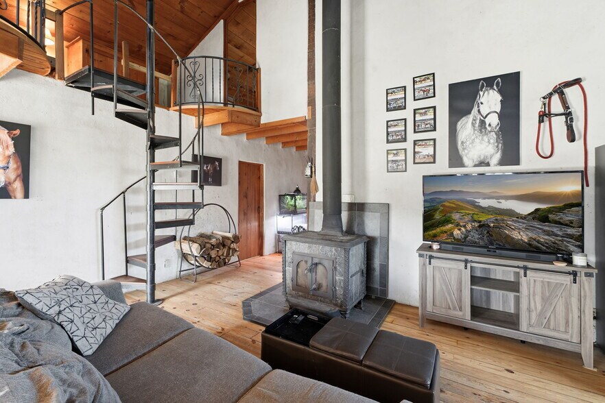 More Photos Of 125 Cayuga Street Ext, Trumansburg Warehouse For Sale
