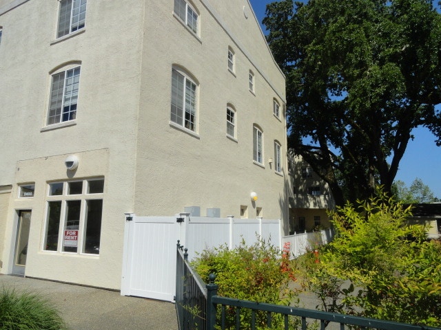 More Photos Of 220 Windsor River Rd, Windsor Apartments For Sale