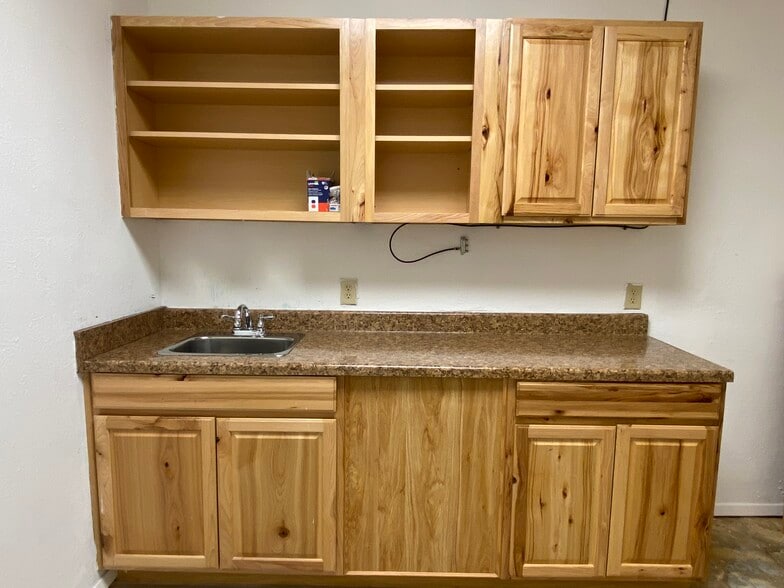 More Photos Of 2301 Midwestern Pky, Wichita Falls Unknown For Lease