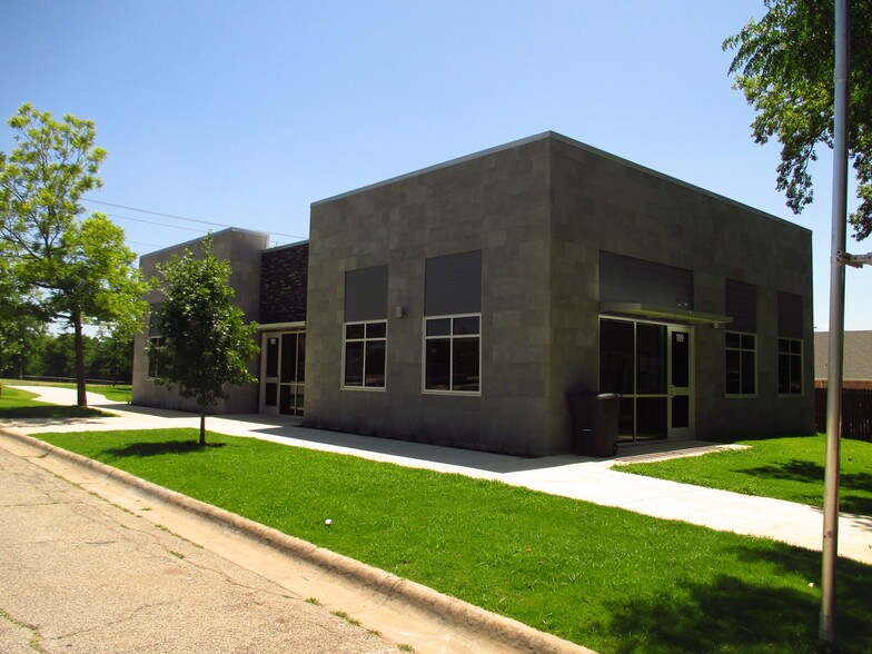 More Photos Of 1409 E McKinney St, Denton Office Residential For Sale