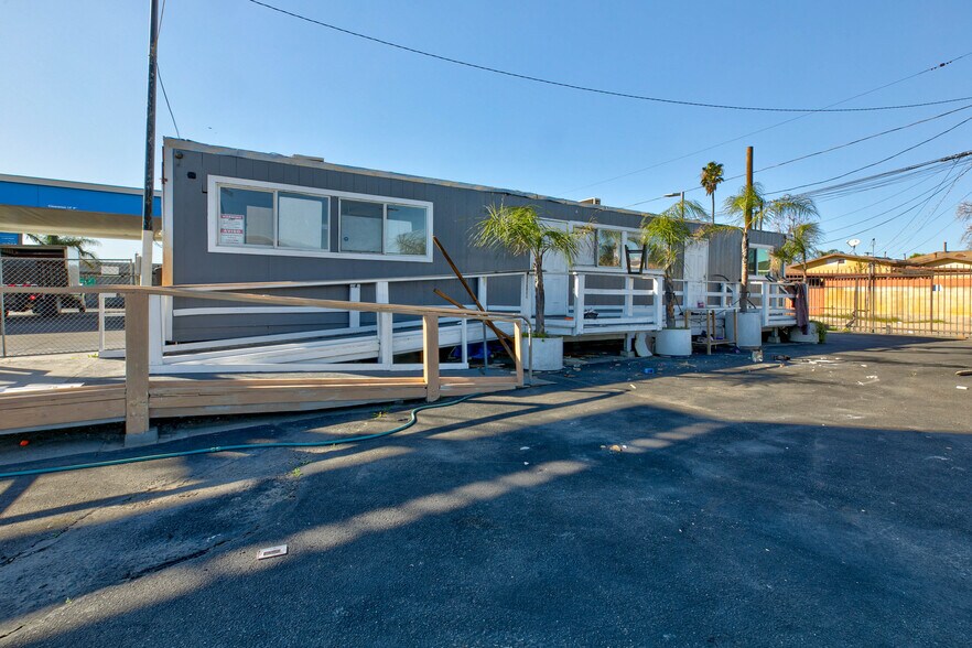 More Photos Of 13243 Osborne St, Arleta Land For Lease