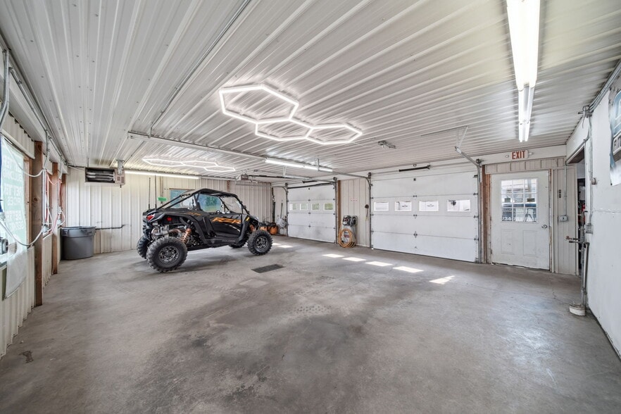 More Photos Of 2768 W Carleton Rd, Hillsdale Specialty For Sale