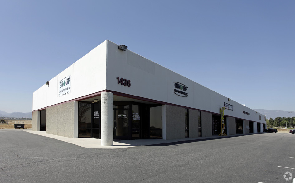 Primary Photo Of 1436 Ayala Dr, Rialto Service For Lease