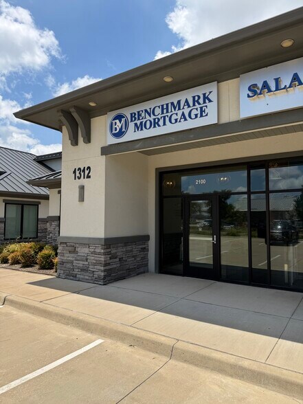 More Photos Of 1312 W Exchange Pky, Allen Medical For Lease