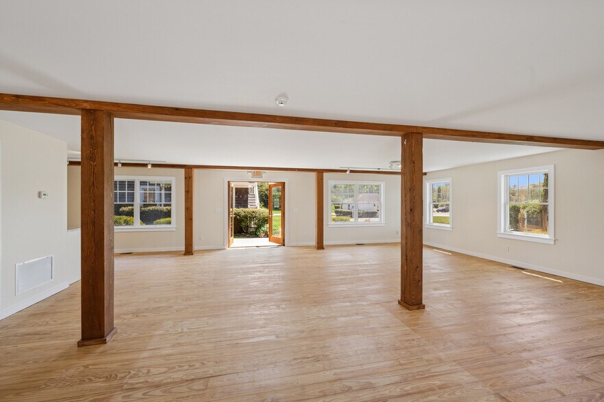 More Photos Of 103 Hayground Rd, Water Mill Unknown For Lease