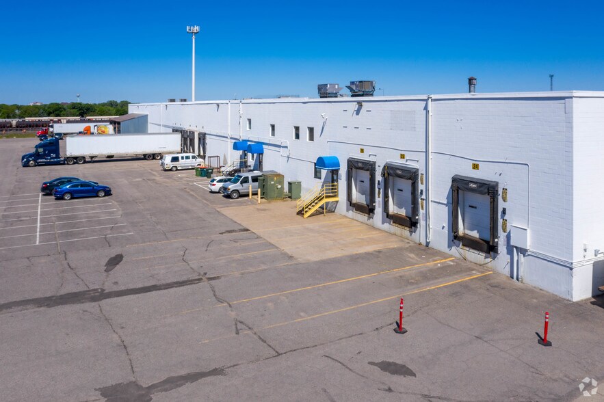 More Photos Of 5320-5400 Main St NE, Fridley Warehouse For Lease