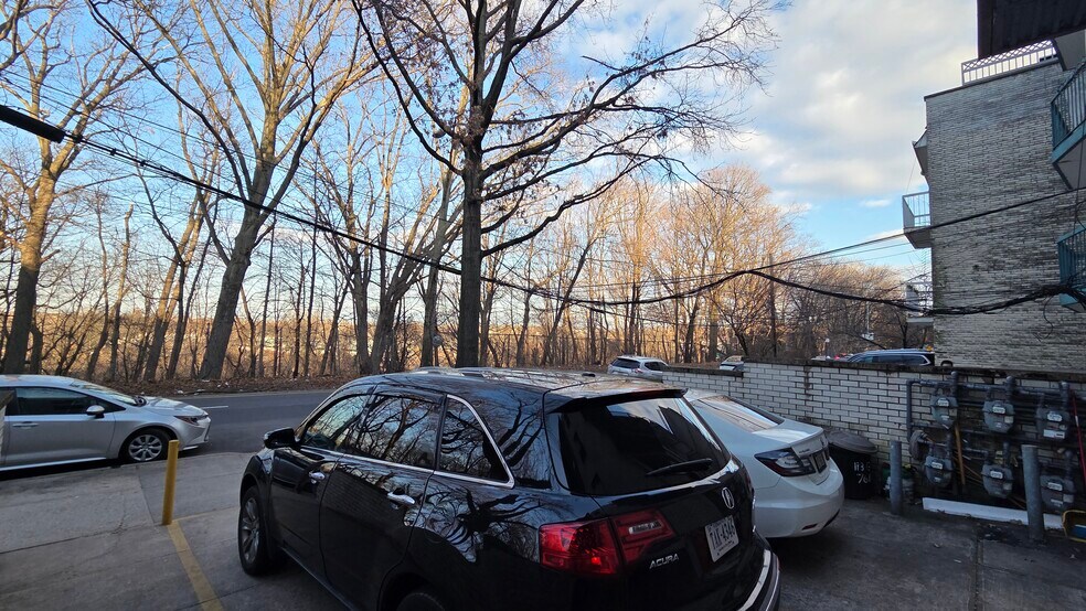 More Photos Of 76-18 Grand Central Pky, Forest Hills Apartments For Sale