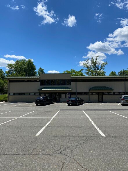 More Photos Of 345 N Main St, New City Office For Sale