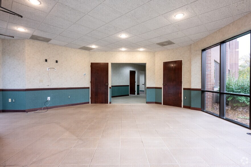 More Photos Of 1321 Long St, High Point Office For Sale