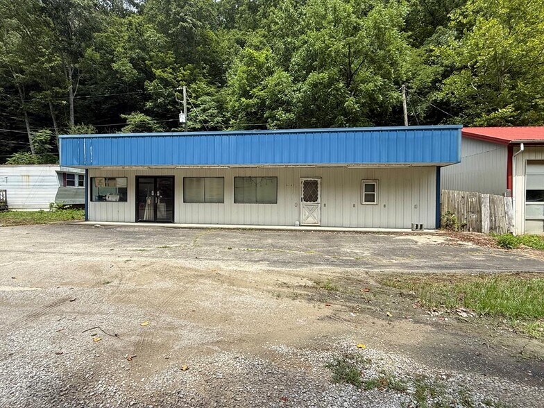 Primary Photo Of 6467 Old KY Highway 80, Avawam General Retail For Sale