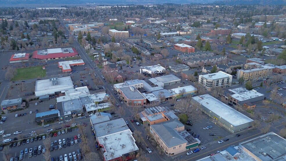 More Photos Of 211 NE Roberts Ave, Gresham Freestanding For Sale