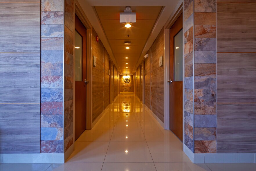 More Photos Of 600 Market St, Chapel Hill Office For Lease