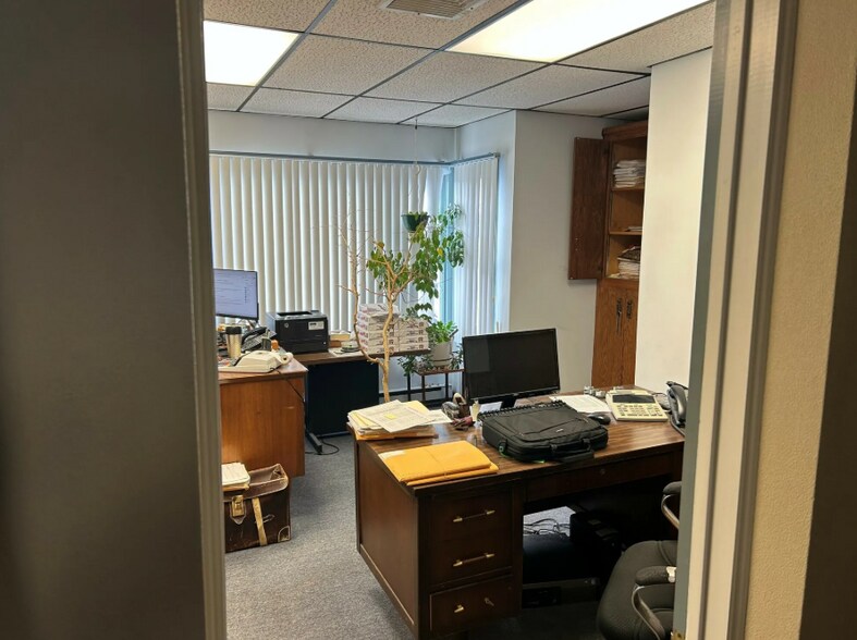 More Photos Of 76 Millbury St, Worcester Freestanding For Sale