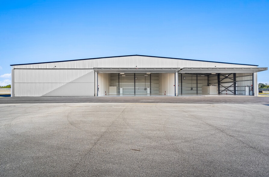 Primary Photo Of 2590 Airport North Dr, Vero Beach Warehouse For Sale