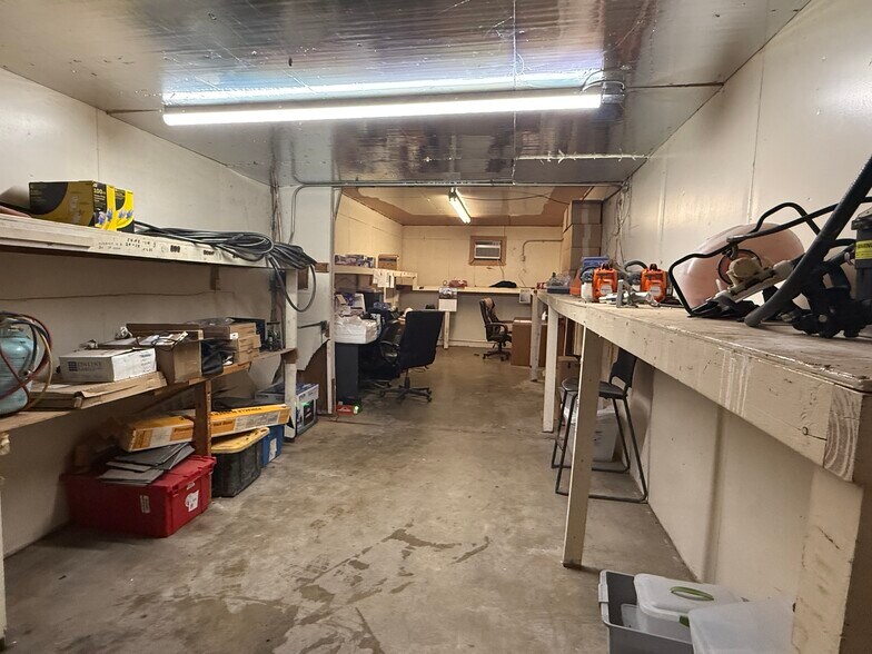 More Photos Of 909 W 70th St, Shreveport Warehouse For Sale