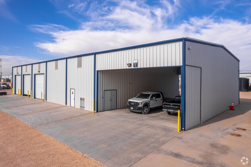 More Photos Of 8913 Interstate 20, Midland Warehouse For Lease