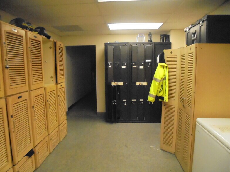 More Photos Of 127 S 1st St, Blythe Flex For Sale