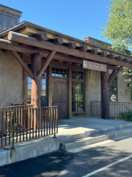 Primary Photo Of 2 Hot Springs Loop Rd, Ennis Medical For Sale