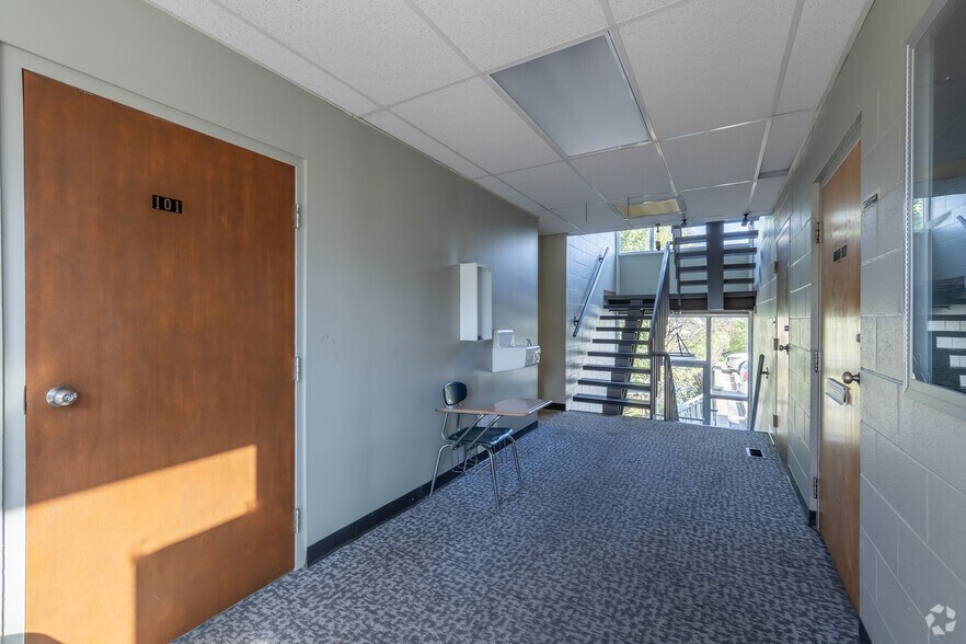 More Photos Of 1240 E Main St, Springfield Loft Creative Space For Sale