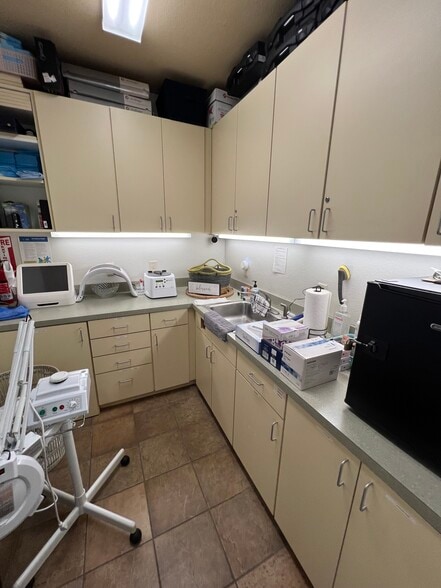 More Photos Of 2800 William D Tate Ave, Grapevine Medical For Lease