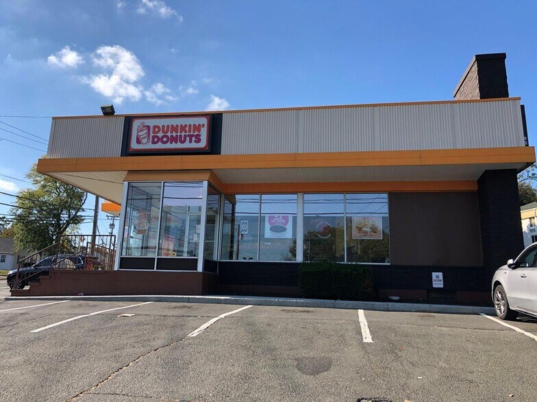 More Photos Of 2-4 Mill Ridge Rd, Danbury Freestanding For Lease