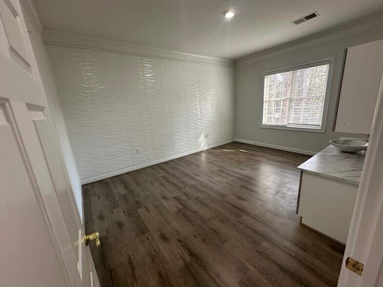 More Photos Of 10405 Old Alabama Connector Rd, Alpharetta Medical For Lease