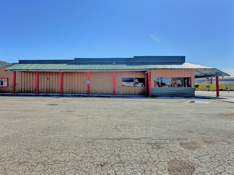 More Photos Of 203 E Cleveland St, Sundance Storefront Retail Office For Sale