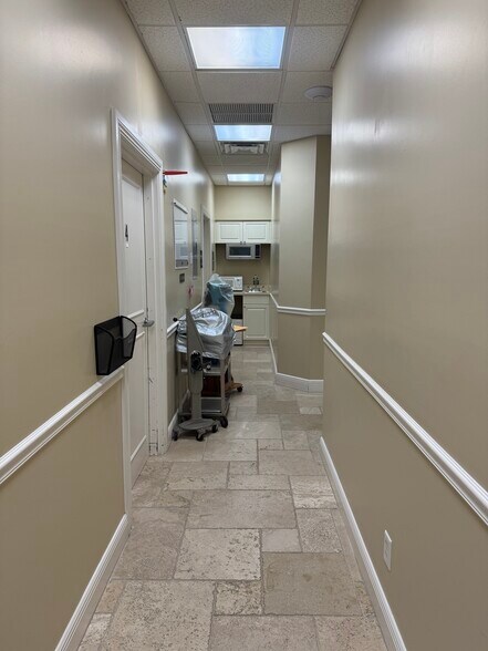 More Photos Of 300-322 NW Bethany Dr, Port Saint Lucie Coworking Space