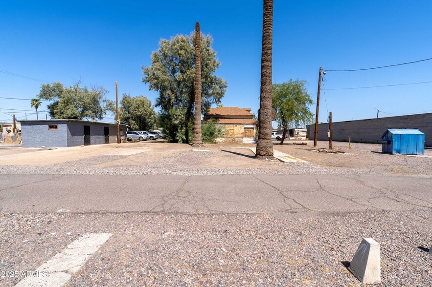 More Photos Of 2735 W Van Buren St, Phoenix Service For Sale
