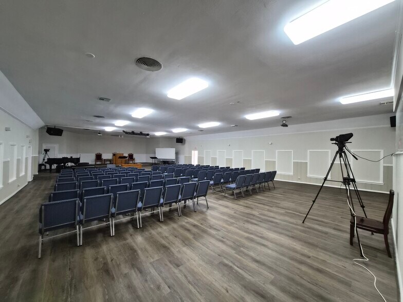 More Photos Of 1221 Dewey St, Houston Specialty For Sale