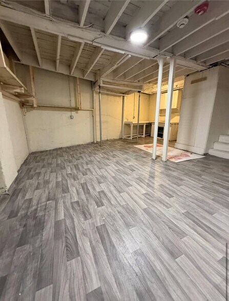 More Photos Of 105 Blackstone Ave, Pawtucket Storefront For Lease