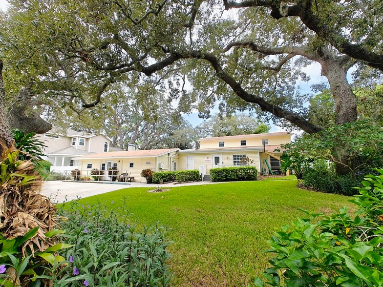 Primary Photo Of 905 Virginia Ave, Tarpon Springs Assisted Living For Sale