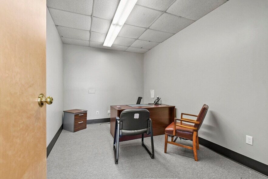 More Photos Of 5 Dover St, New Bedford Office Residential For Sale