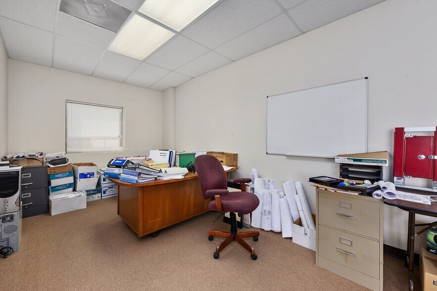 More Photos Of 165 Tecon Cv, Buda Warehouse For Lease