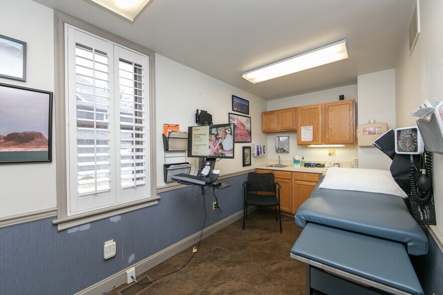 More Photos Of 318 White Horse Pike, Haddon Heights Medical For Sale