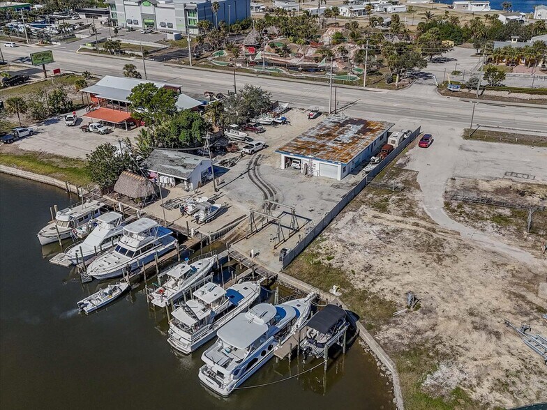 More Photos Of 17671-17681 San Carlos Blvd, Fort Myers Marina For Sale