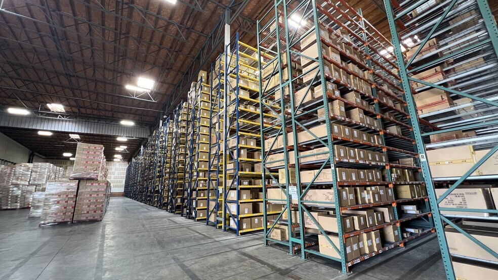 More Photos Of 19900-19988 Van Ness Ave, Torrance Distribution For Lease
