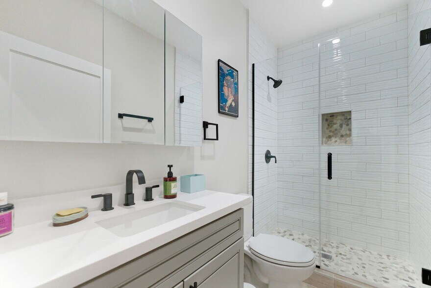 More Photos Of 5075 Pickford St, Los Angeles Apartments For Sale