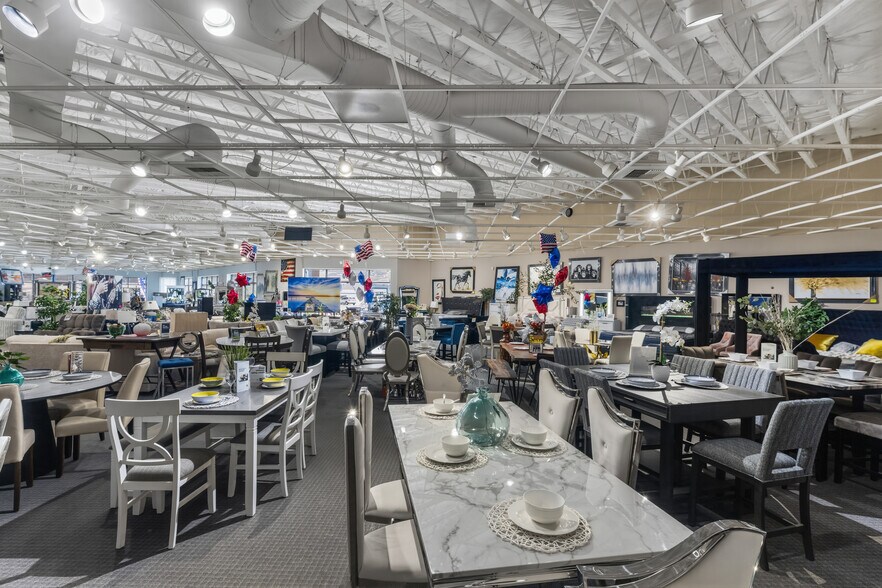 More Photos Of , Las Vegas General Retail For Sale