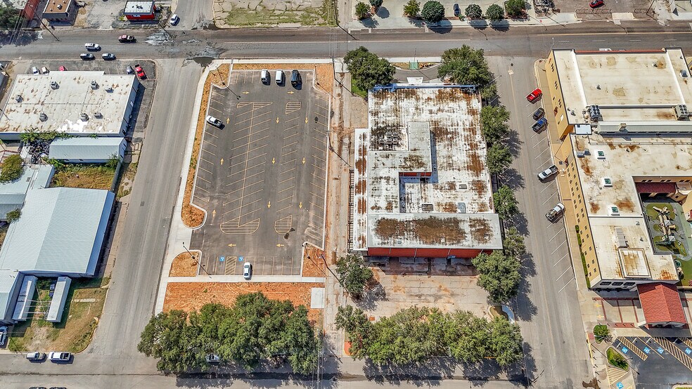 More Photos Of 201 E Illinois Ave, Midland Office For Sale