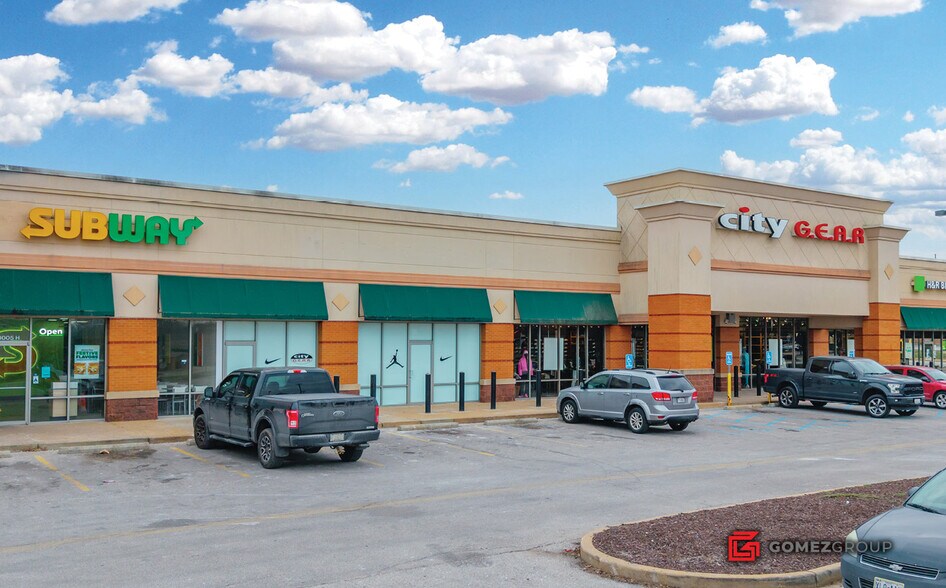 More Photos Of 8005 W Florissant, Saint Louis Freestanding For Sale